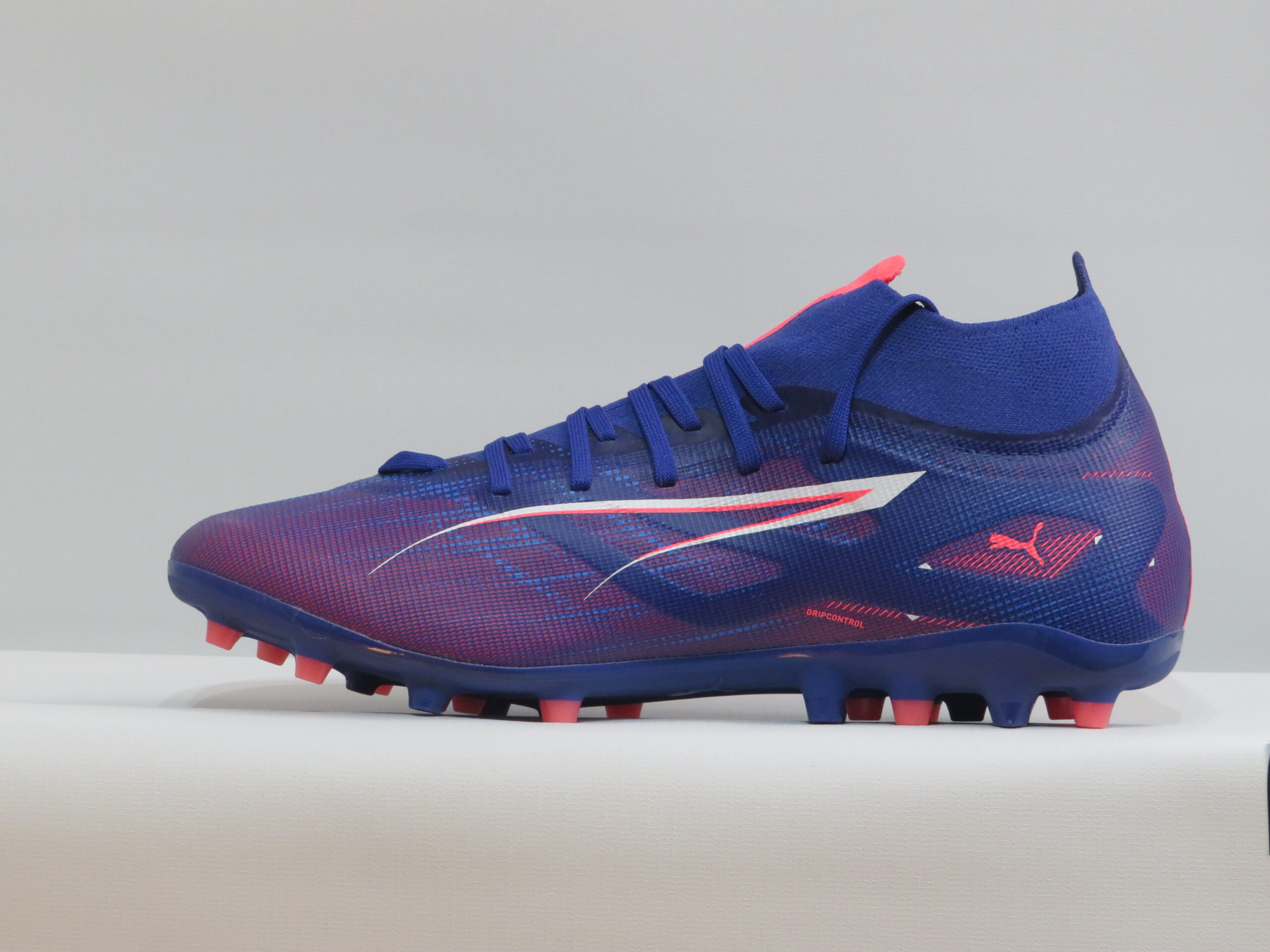 BOTAS DE FUTBOL PUMA ULTRA 5 MATCH + MG 2 BOTAS DE FUTBOL PUMA ULTRA 5 MATCH + MG - Imagen 2