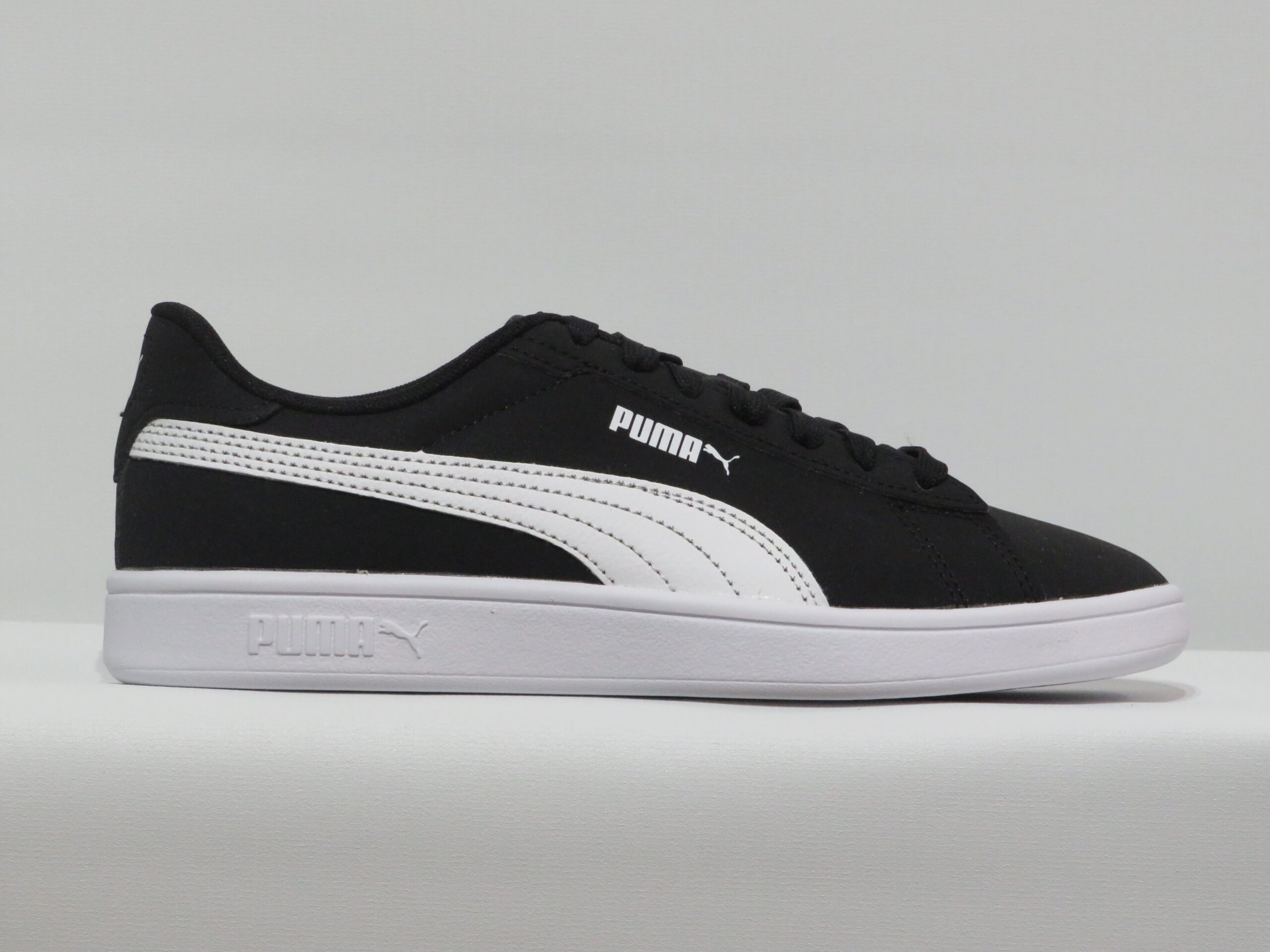 ZAPATILLAS PUMA SMASH 3.0 NEGRO Y BLANCO 1 ZAPATILLAS PUMA SMASH 3.0 NEGRO Y BLANCO