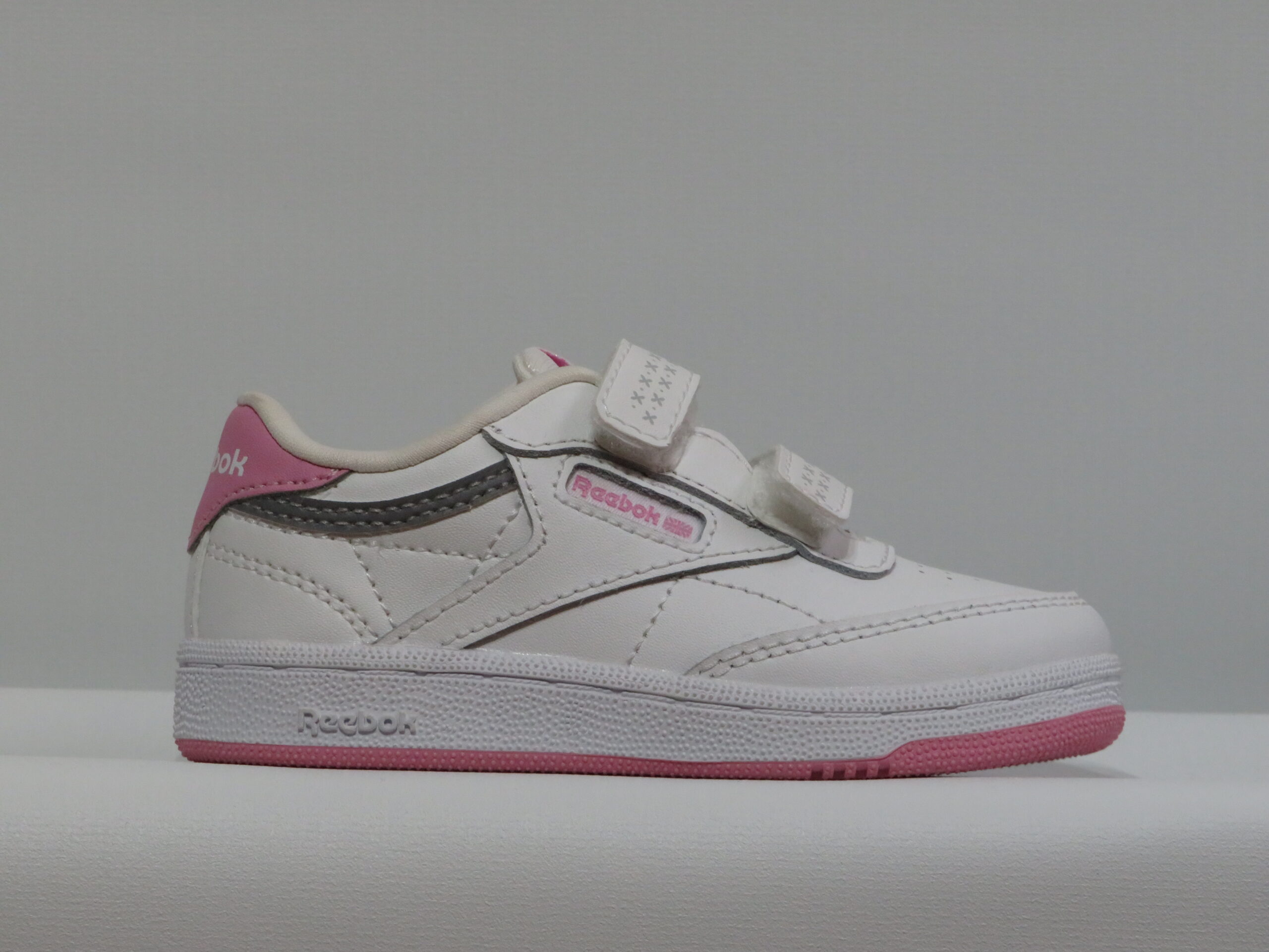 ZAPATILLAS REEBOK CLUB C 2V 2.0 INF BLANCO Y ROSA 1 ZAPATILLAS REEBOK CLUB C 2V 2.0 INF BLANCO Y ROSA