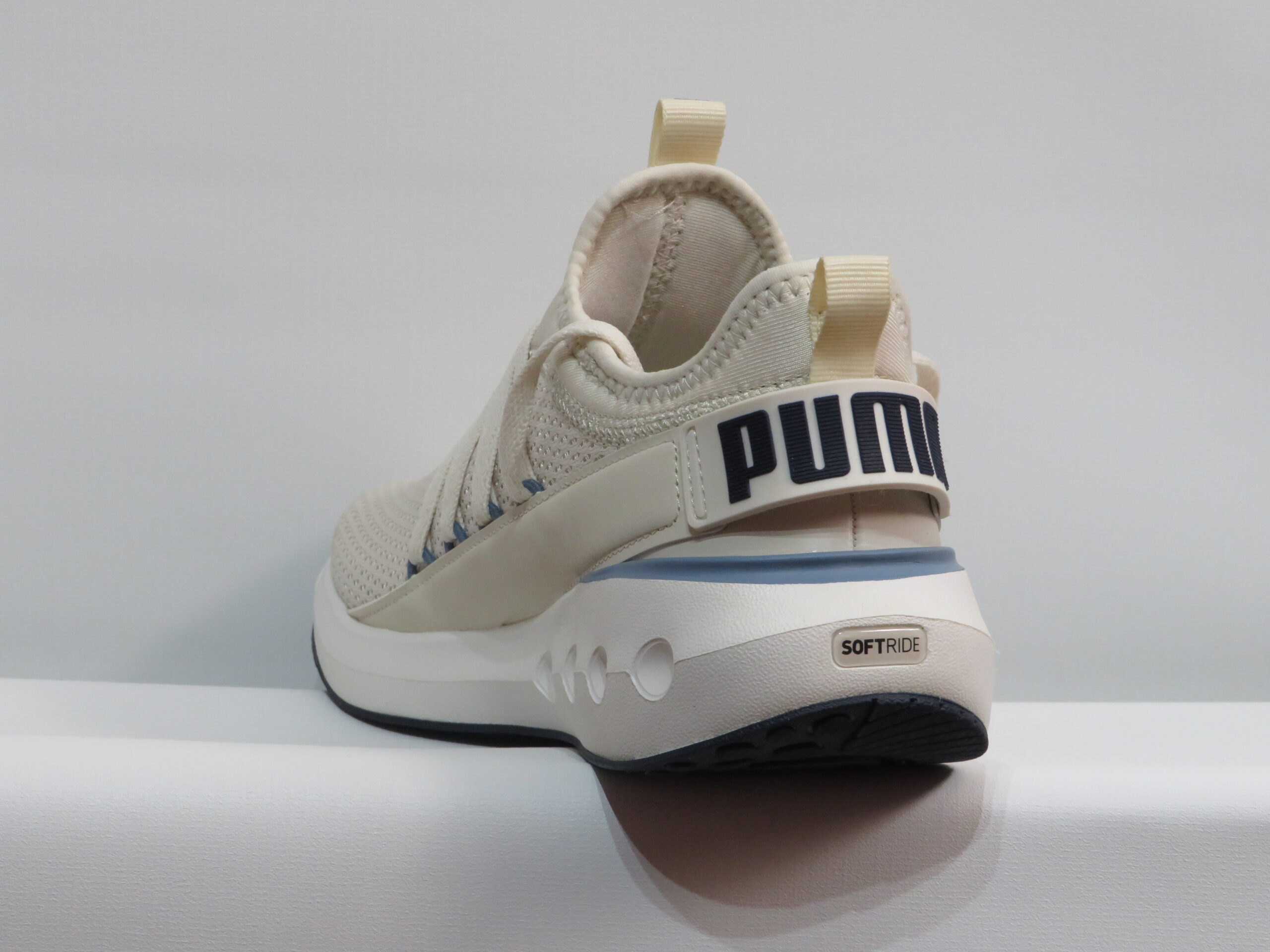 ZAPATILLAS PUMA SOFTRIDE CARSON FRESH BEIGE Y AZUL 3 ZAPATILLAS PUMA SOFTRIDE CARSON FRESH BEIGE Y AZUL - Imagen 3