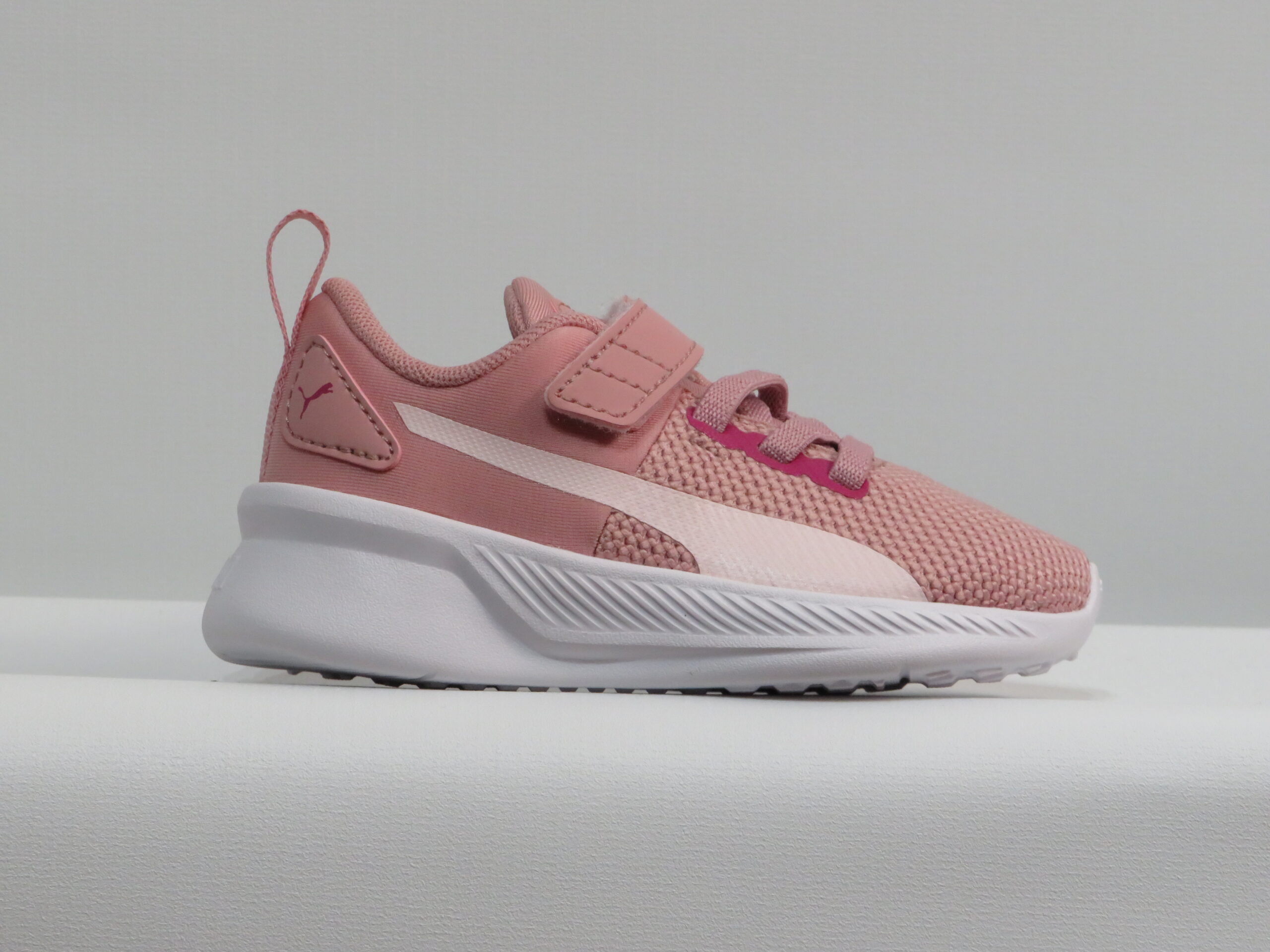 ZAPATILLAS PUMA FLYER RUNNER INF ROSA Y MORADO 1 ZAPATILLAS PUMA FLYER RUNNER INF ROSA Y MORADO